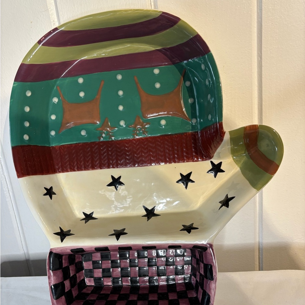 Hand Painted Christmas Mitten Chip and Dip Plate/14”x12”/ Williraye Studio©️2006